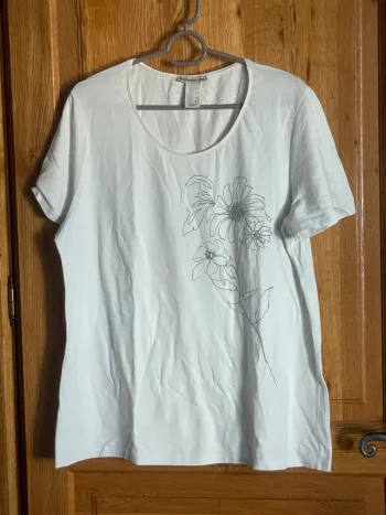 T-shirt blanc à fleur
