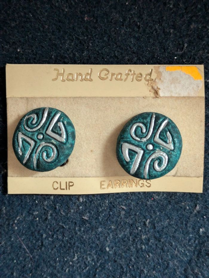 Clips vintage peints a la main