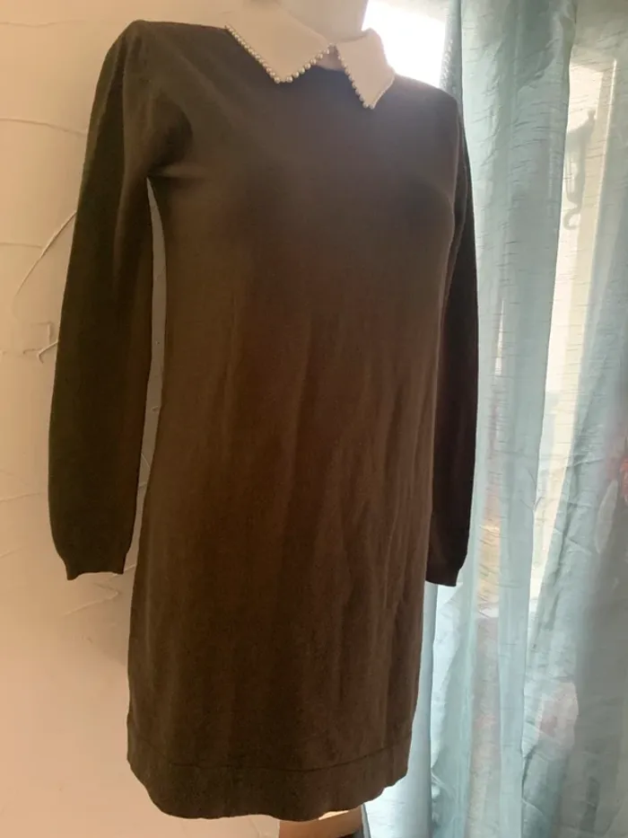 Robe pull Kilky taille M-L kaki perle au col blanc - photo numéro 4