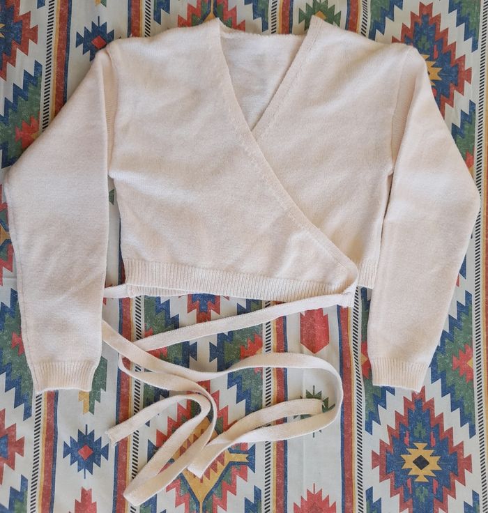 Lot 2 ensembles jupes et t-shirts + 1 gilet fille 12 ans - photo numéro 4