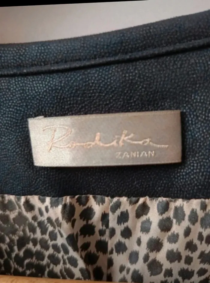 Magnifique veste/blouson blazer
grande boutons pression, Rodika Zanian, noir, t.36 - photo numéro 9