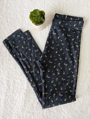 🌸 Legging fleuri Kiabi – 10 ans