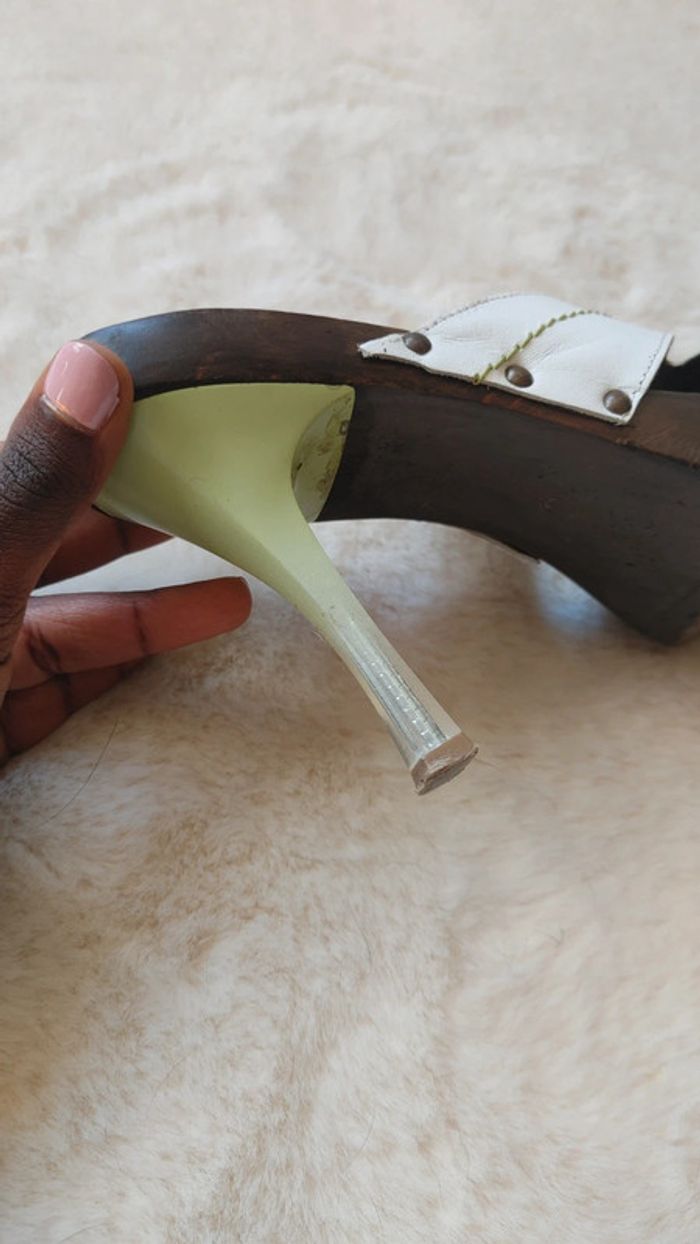 Magnifique mule escarpins vintage ouverts en cuir et bois talon fine transparente - photo numéro 20