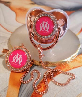 Sucette tétine olympique de Marseille fushia