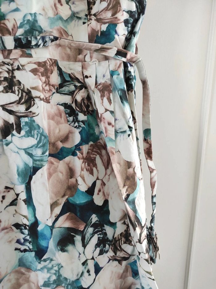 Robe habillée fleurie sans manches - photo numéro 3