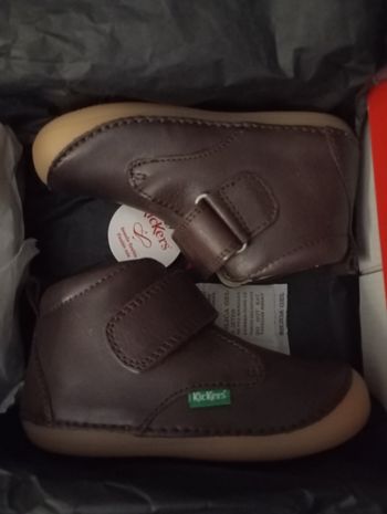 Kickers neuves mixte en taille 24