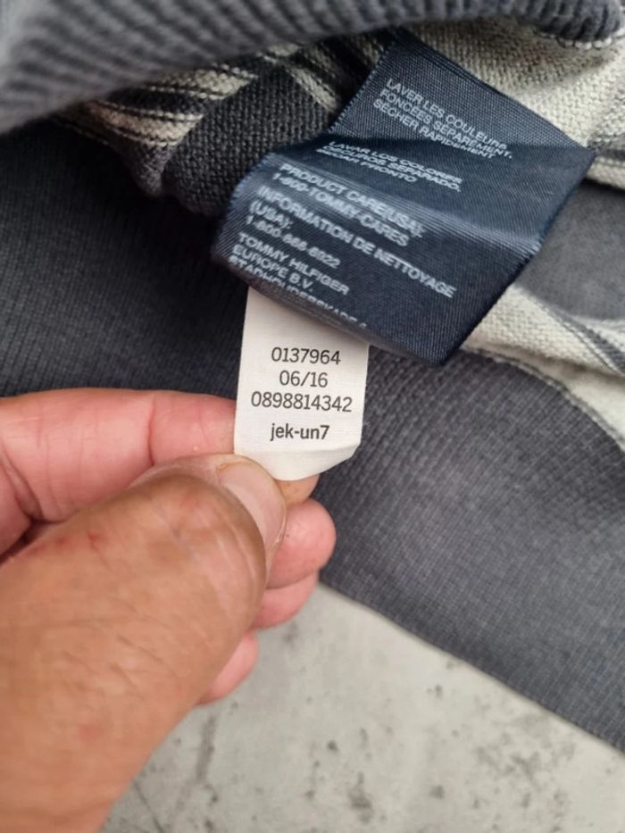 Pull col V Tommy Hilfiger bariolé, XL Hommes - photo numéro 9