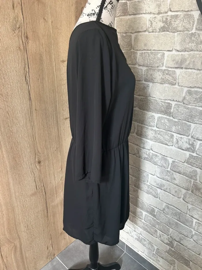 Robe noire taille 44 - photo numéro 2