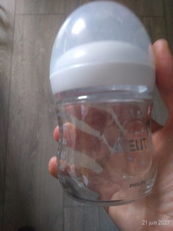1 biberon  Avent 120 ml
