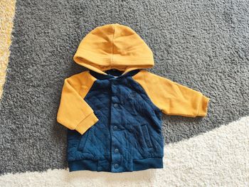 Veste à capuche 6 mois