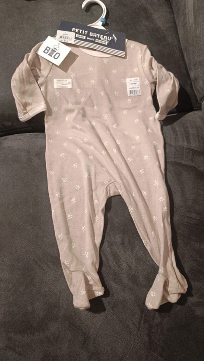 Pyjama neuf 3 mois