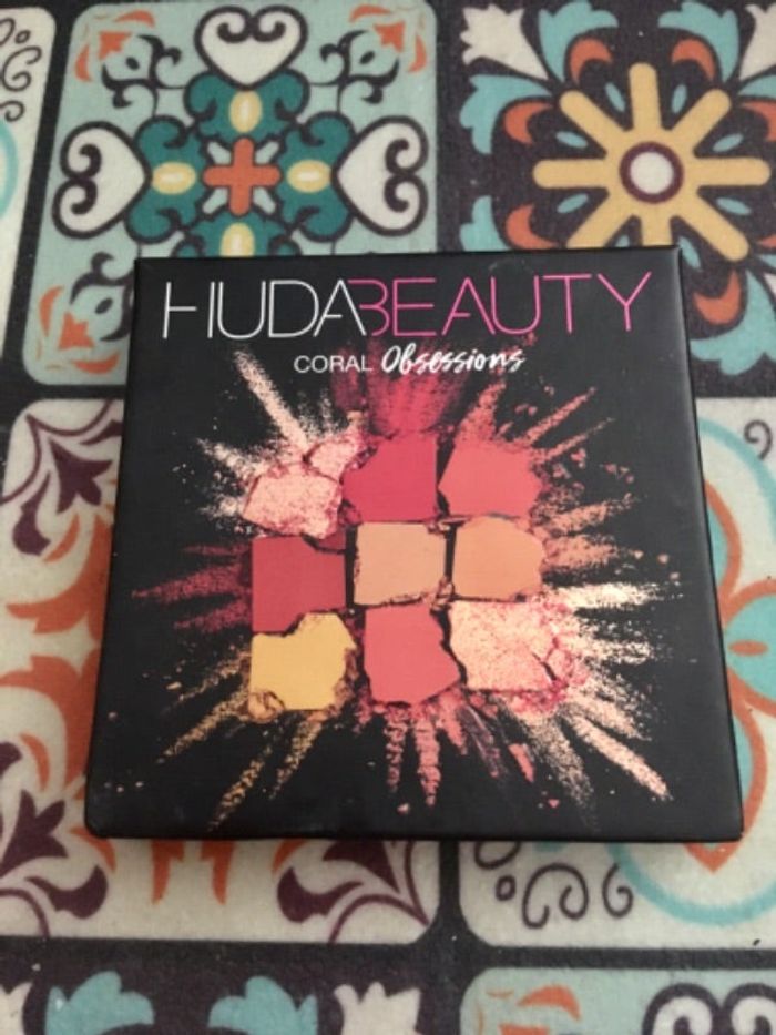 Palette Coral Obsessions Huda Beauty