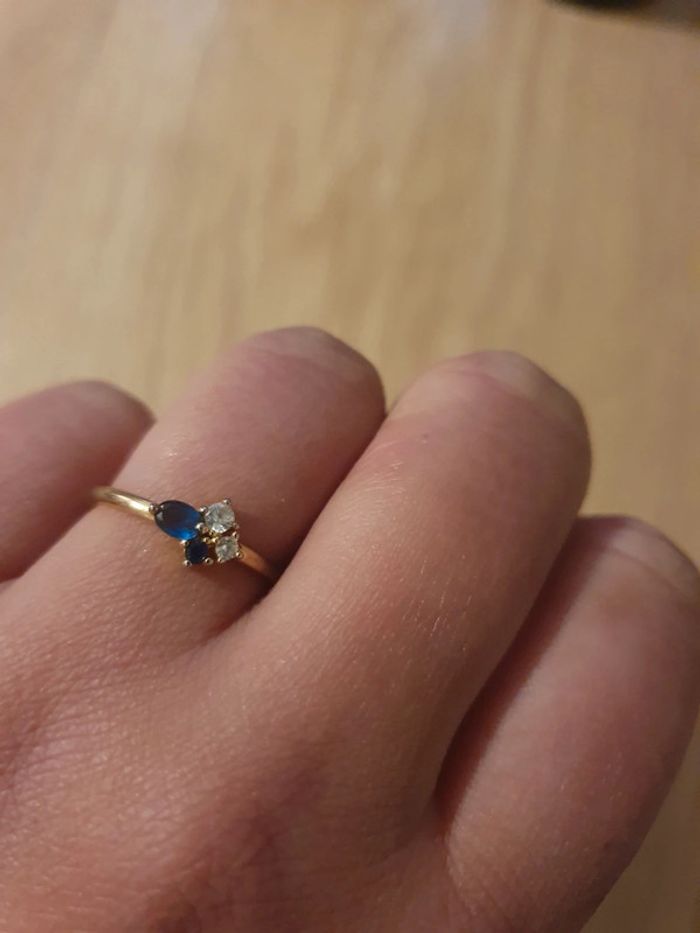 Bague fantaisie avec petites pierres - photo numéro 2