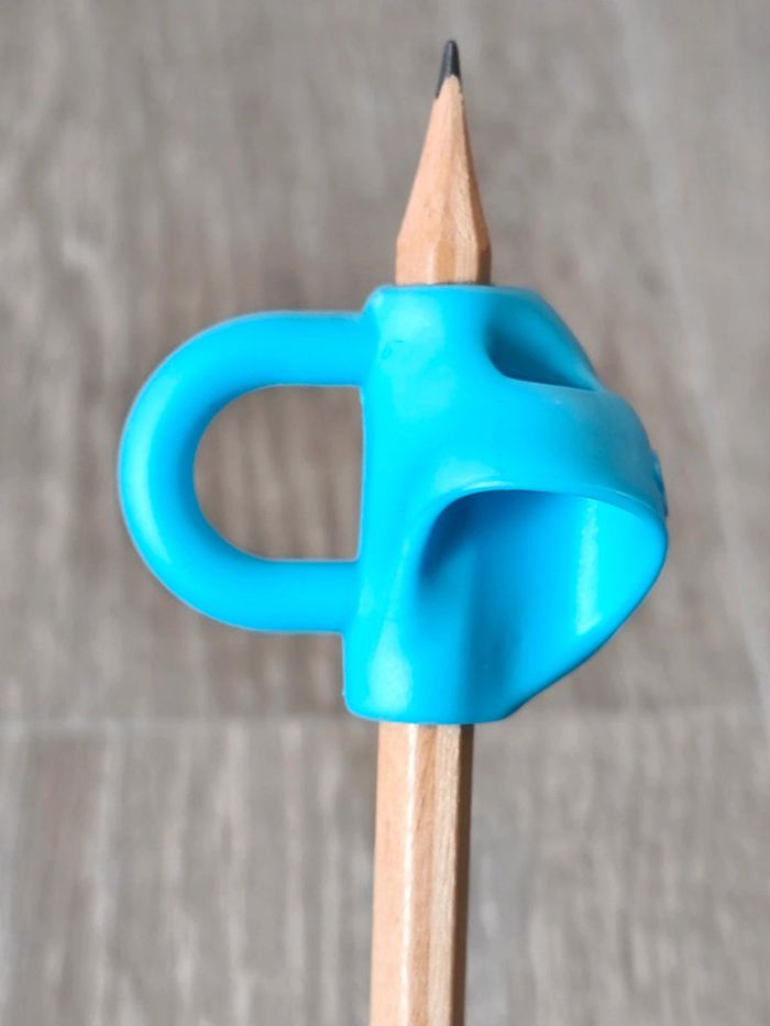 Correcteur de posture d'écriture en silicone souple bleu - photo numéro 4