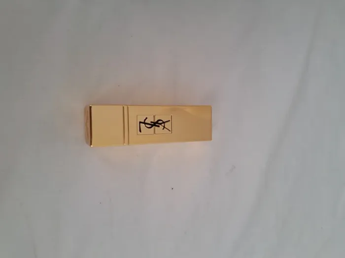 Rouge à lèvres Yves Saint Laurent - photo numéro 2