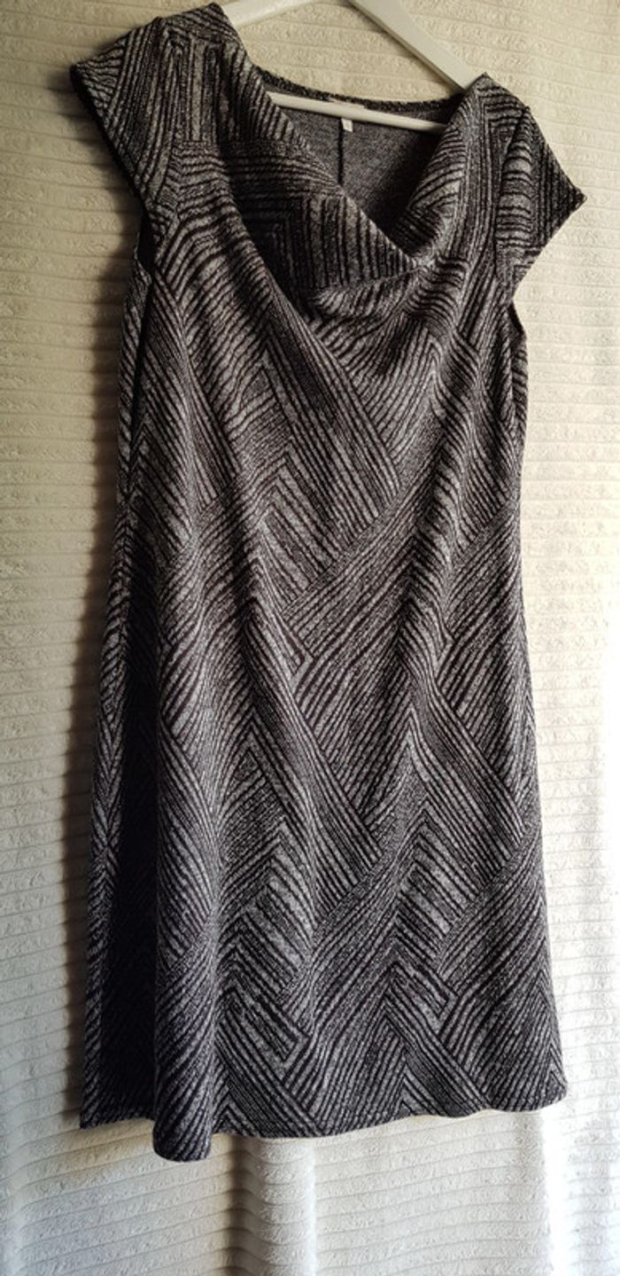 Robe Jacqueline Riu col bénitier grise