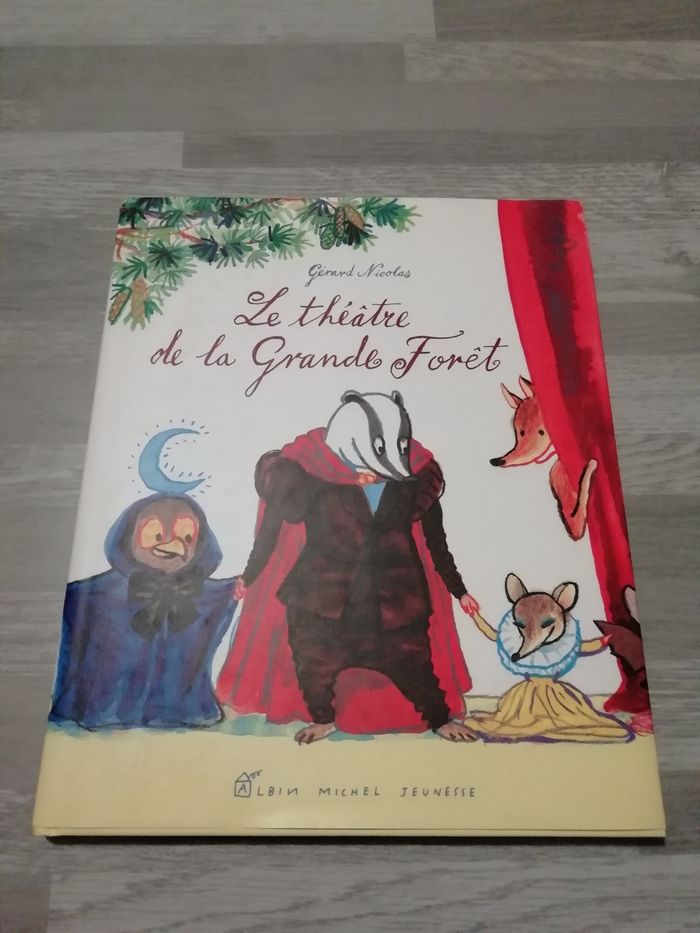 Livre le théâtre de la grande forêt