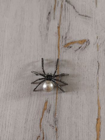 Broche neuve