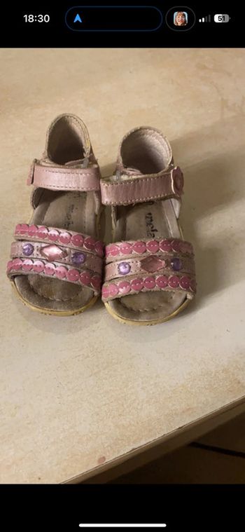 Sandales rose taille 19