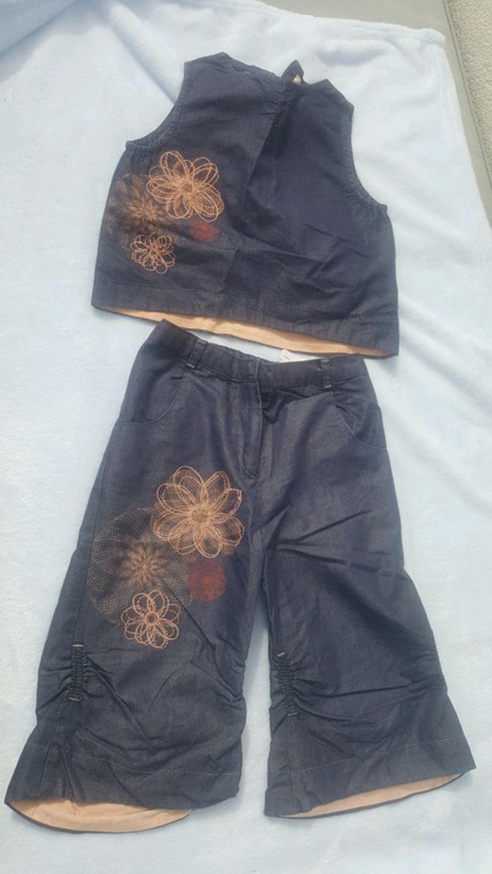 Ensemble pantacourt tape a l oeil 4 ans
