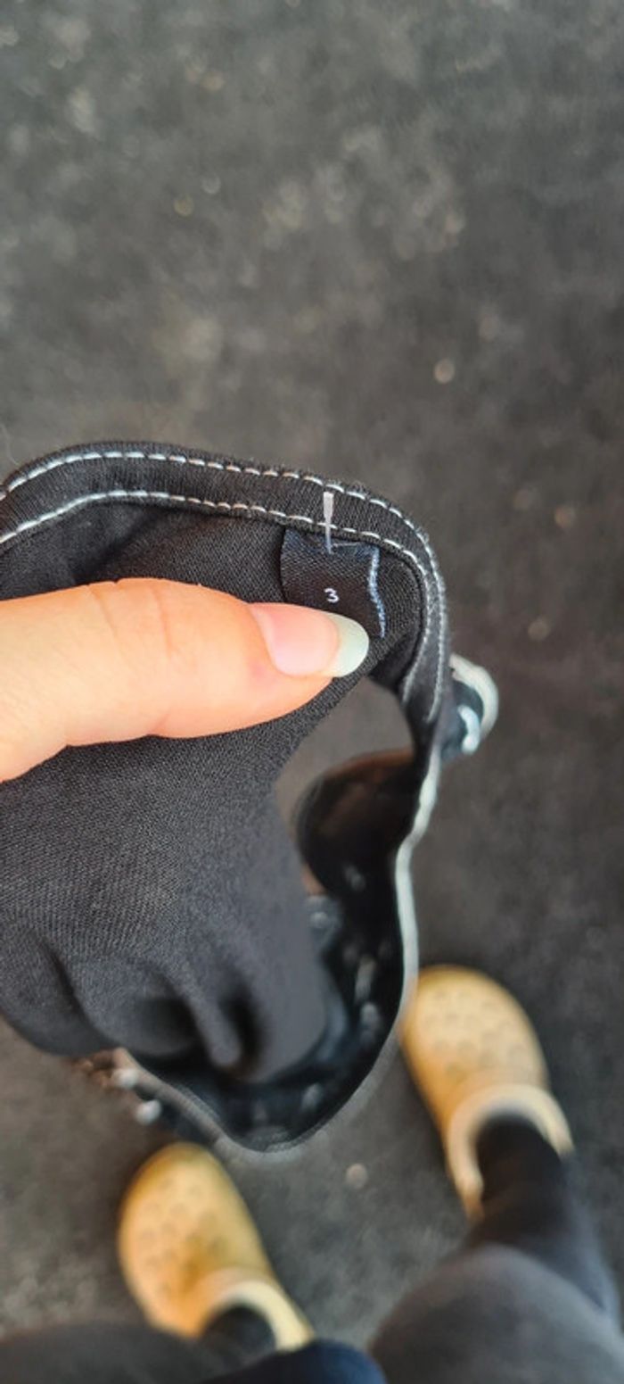 Débardeur noir à fleurs - photo numéro 3