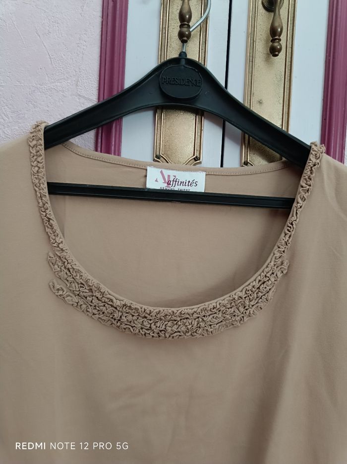 Tee-shirt beige " Armand Thiery" T.3 (40) - photo numéro 4