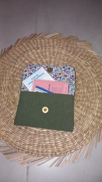 Pochette souple aimantée 