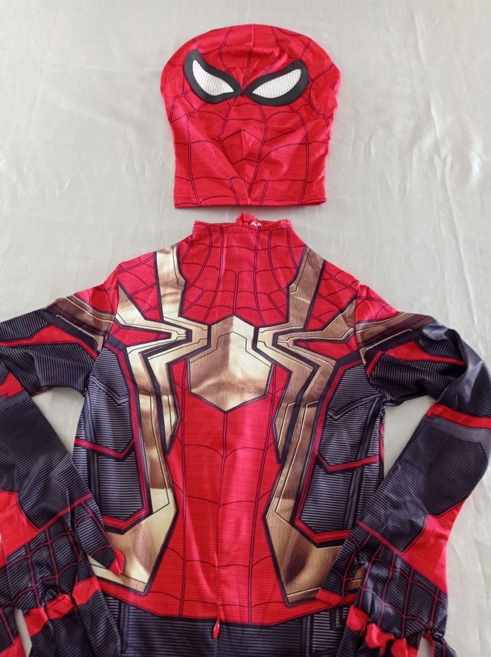 Déguisement combinaison Spiderman 7ans