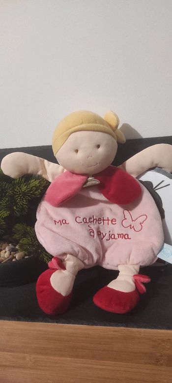 doudou peluche range ma cachette à pyjama  bn934 baby nat fille rose Papillon