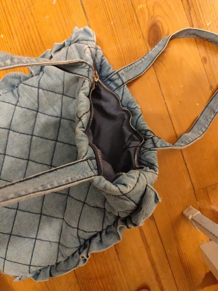 Sac shopping jean denim Stradivarius a volants neuf - photo numéro 2
