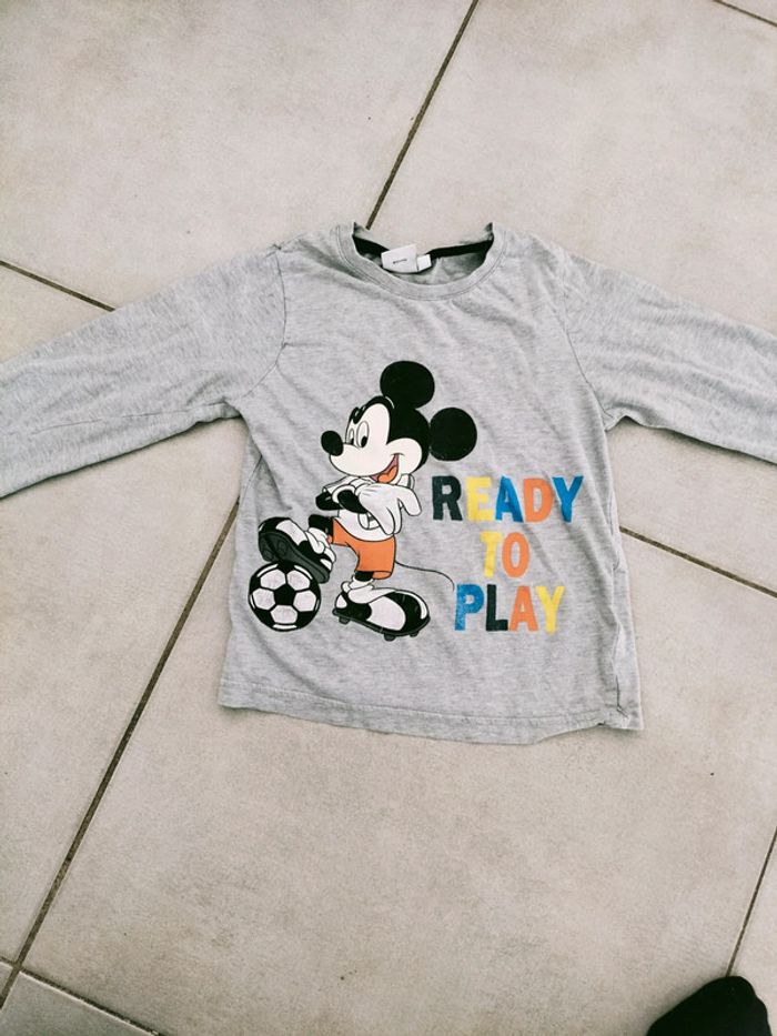 T shirt manches longues Mickey taille 5ans