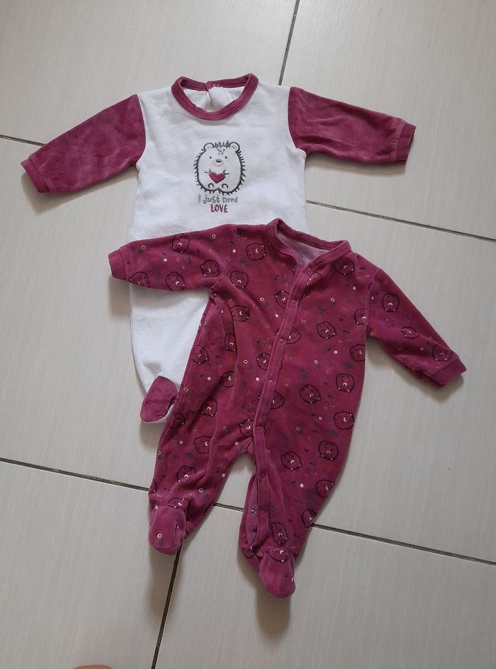 Pyjamas hérisson 3 mois 
Neufs juste lavés