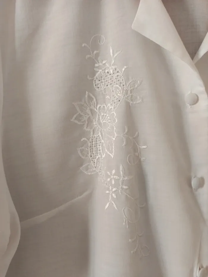 Blouse chemise manches courtes broderie t.46 - photo numéro 2