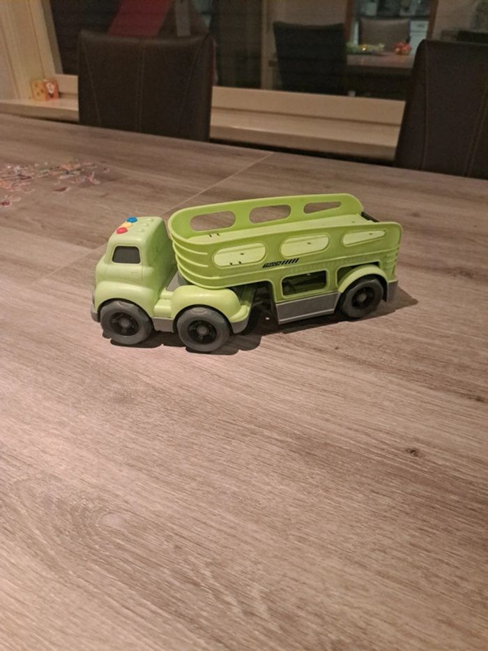 Camion qui fait du bruit - photo numéro 4