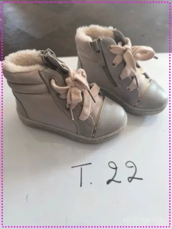 Bottines fourrées beige/grise (22)