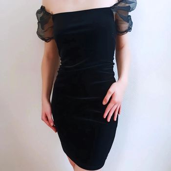 Robe noire en velours Mango