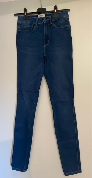 Jean brut taille 36 comme neuf