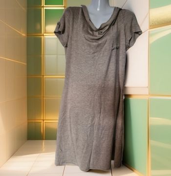 Jolie robe tunique col drapé