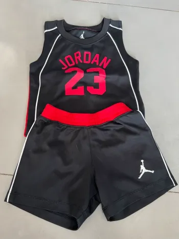 Ensemble Jordan 18 mois