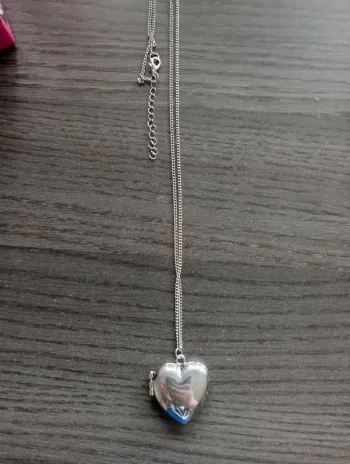Pendentif argenté (métal) Coeur 🤍