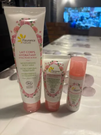 Lot de produits Fleurance nature à l’eau florale de rose