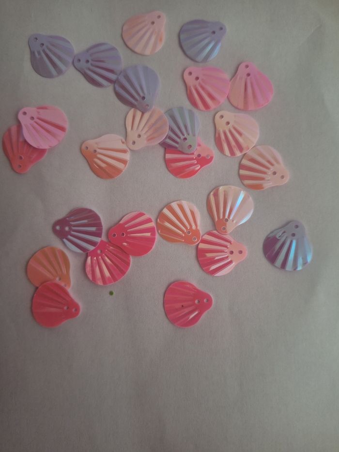 Sequin coquillage rose violet