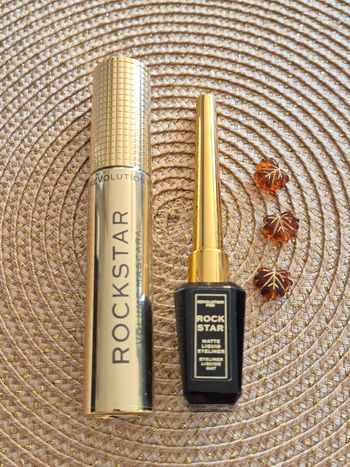 Eyeliner liquide mat + mascara volume