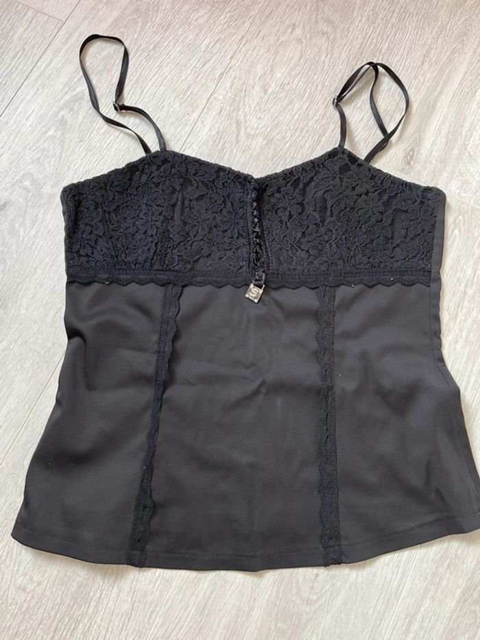 Top noir fine bretelle