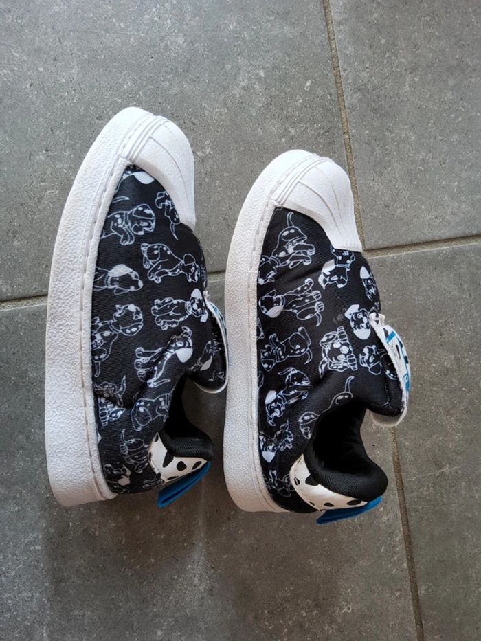Adidas Originals
Superstar 360 Disney 101 Dalmatians - photo numéro 13