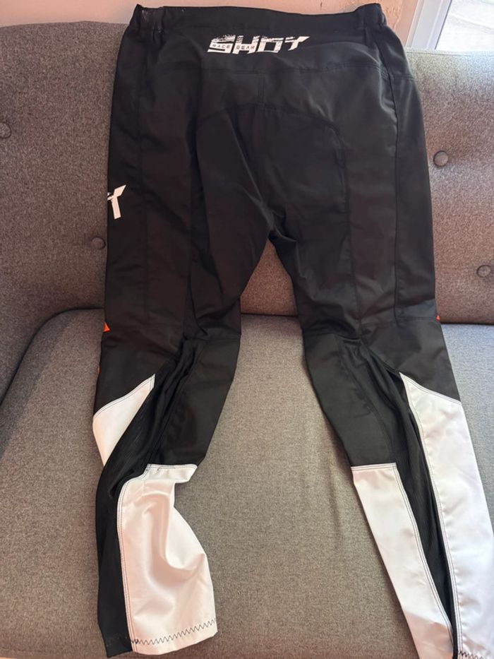 Pantalon SHOT mx ou MTB (bikepark) neuf avec étiquettes taille L (34US) - photo numéro 2