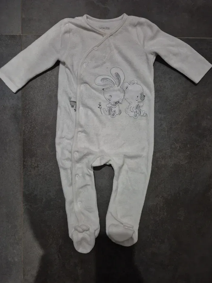 Lot pyjamas 9 mois - photo numéro 4