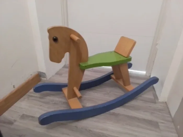 Cheval à bascule en bois - photo numéro 3