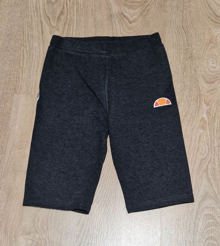 Short sport ellesse 36 excellent état