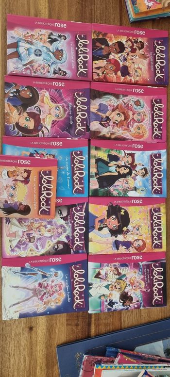 Lot lolirock bibliothèque rose